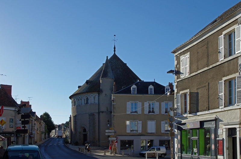Le Pèlerinage de Chrétienté : 40 ans de marche vers Notre-Dame de Chartres — Neuvy-Saint-Sépulchre* (Indre)

La Collégiale Saint-Etienne.

"Structurae" dresse une chronologie qui semble être la plu (Wikimedia Commons / CC BY 2.0, Daniel Jolivet)