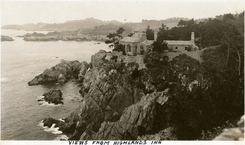 Le martyre du Carmel de Compiègne (17 juillet 1794) — "Views from Highlands Inn," c. 1920. View of the Daniel Lewis James House, designed by Charles Greene and built in 1918. (Wikimedia Commons / Public domain, William M. McCarthy Photograph Collection)