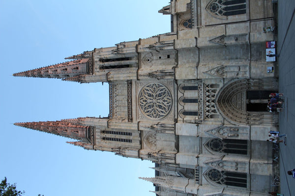 Façade nord de la cathédrale Saint-André de Bordeaux avec ses tours flèches