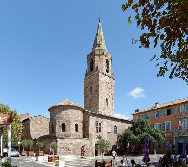 Façade de la Cathédrale Saint-Léonce de Fréjus