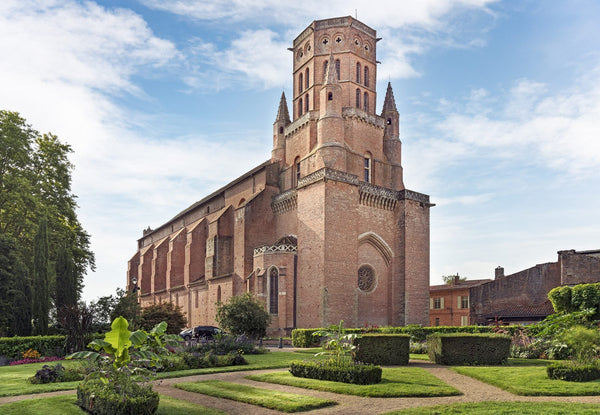 Façade de la cathédrale Saint-Alain de Lavaur