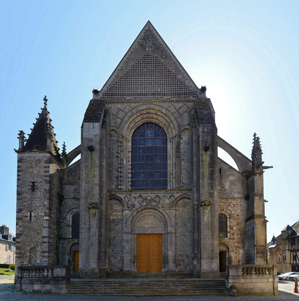 Façade occidentale romane de la cathédrale Saint-Julien du Mans