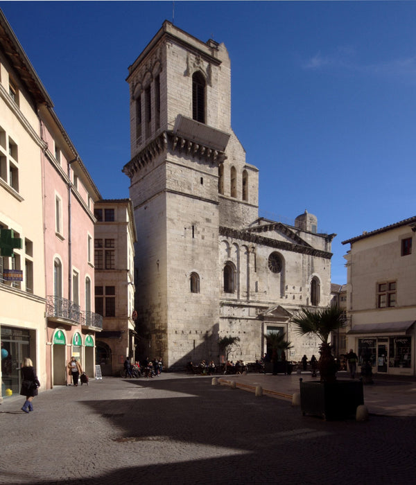 Façade et clocher de la cathédrale Notre-Dame-et-Saint-Castor de Nîmes