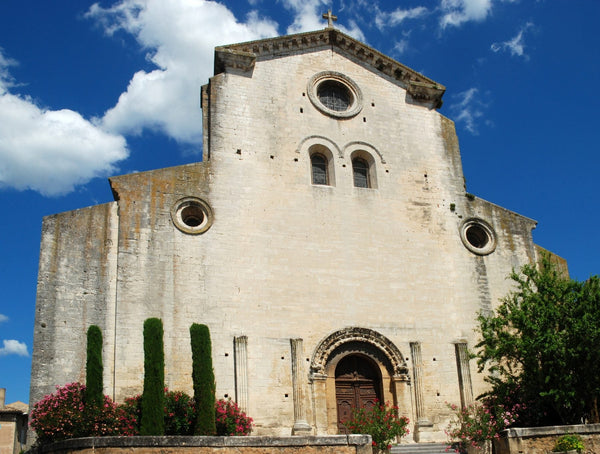 Façade occidentale de la cathédrale Notre-Dame de Saint-Paul-Trois-Châteaux, chef-d'œuvre roman provençal du XIIe siècle