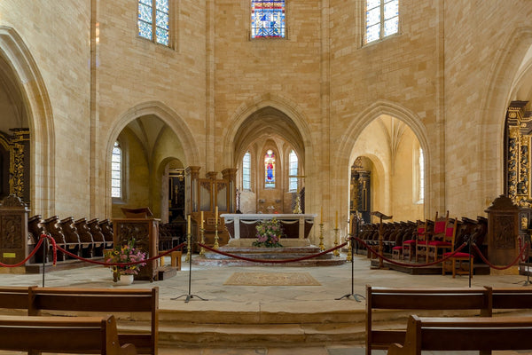 Façade de la cathédrale Saint-Sacerdos de Sarlat-la-Canéda, gothique méridional avec clocher roman.