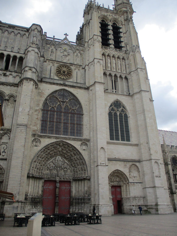 Façade occidentale de la cathédrale Saint-Étienne de Sens