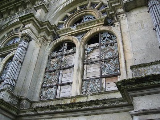 Façade occidentale flamboyante de la cathédrale Saint-Étienne de Toul avec ses deux tours et sa rose centrale