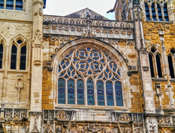 Façade occidentale de l'ancienne cathédrale Saint-Maurice de Vienne avec sa grande rose, primatiale des Gaules.