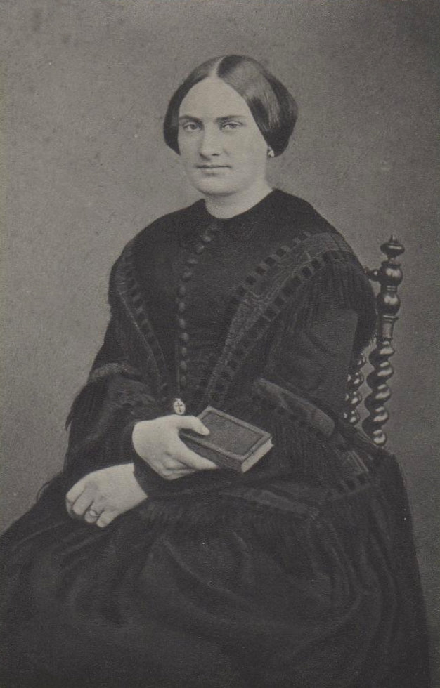 Portrait photographique d'Eugénie Smet, fondatrice des Sœurs auxiliatrices, XIXe siècle